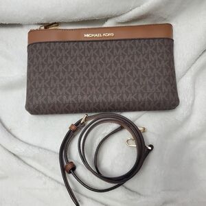 Michael Kors Jet Set Signature Logo Crossbody Pouch Brown